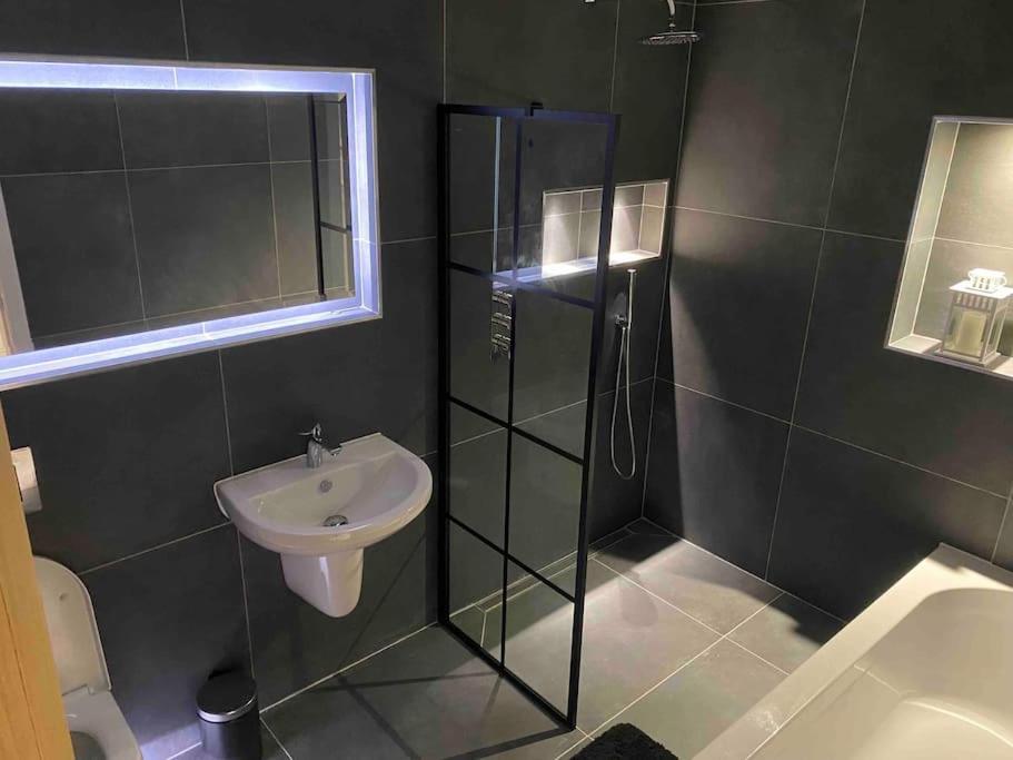Stylish Apartment Near The Centre Of Harrogate Exterior foto