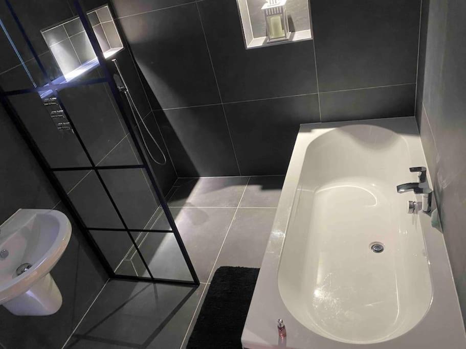 Stylish Apartment Near The Centre Of Harrogate Exterior foto