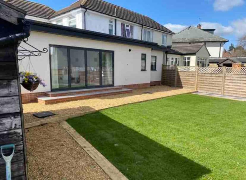 Stylish Apartment Near The Centre Of Harrogate Exterior foto